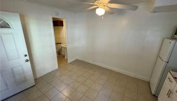 421 Lewers St Honolulu - Rental - photo 5 of 9