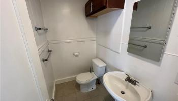 421 Lewers St Honolulu - Rental - photo 6 of 9