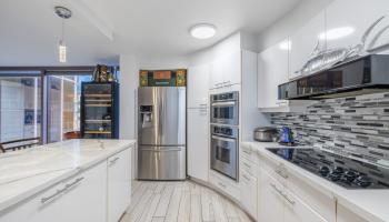 One Waterfront Tower condo # 501, Honolulu, Hawaii - photo 4 of 25