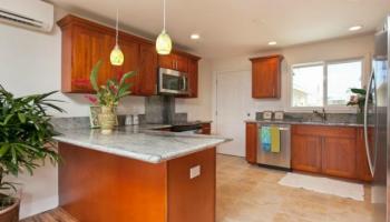 426 Ulupaina St Coconut Grove, Kailua home - photo 3 of 18 426 Ulupaina St Coconut Grove, Kailua home - photo 3 of 18