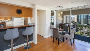 Keoni Ana condo # 1010, Honolulu, Hawaii - photo 3 of 20