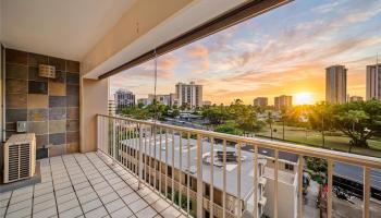 Keoni Ana condo # 204, Honolulu, Hawaii - photo 1 of 21