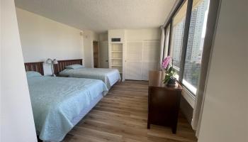 Aloha Towers condo # 1204 (12D), Honolulu, Hawaii - photo 5 of 8