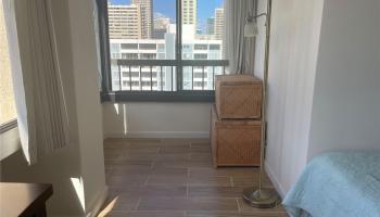 Aloha Towers condo # 1204 (12D), Honolulu, Hawaii - photo 6 of 8