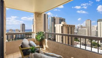 Aloha Towers condo # 2505, Honolulu, Hawaii - photo 2 of 22