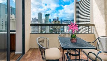 Aloha Towers condo # 2701, Honolulu, Hawaii - photo 5 of 25