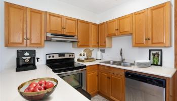 Kahala Towers condo # B-404, Honolulu, Hawaii - photo 3 of 22 Kahala Towers condo # B-404, Honolulu, Hawaii - photo 3 of 22