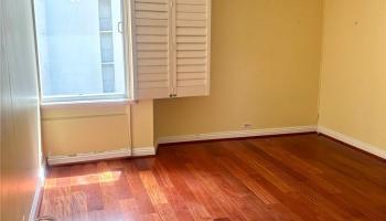 Palms Inc condo # 708, Honolulu, Hawaii - photo 2 of 11