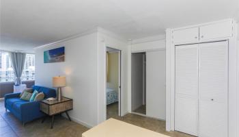 Seaside Towers condo # 1001, Honolulu, Hawaii - photo 4 of 14