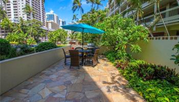 Seaside Towers condo # 209, Honolulu, Hawaii - photo 3 of 10