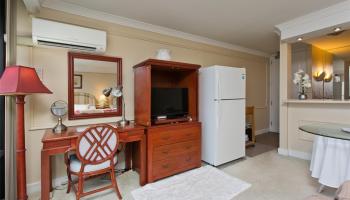 Royal Garden At Waikiki condo # 1705, Honolulu, Hawaii - photo 3 of 18