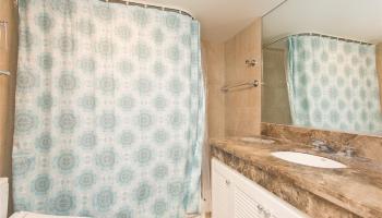 Royal Garden At Waikiki condo # 1705, Honolulu, Hawaii - photo 5 of 18