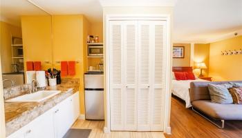 Royal Garden At Waikiki condo # 1804, Honolulu, Hawaii - photo 5 of 16