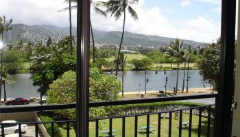 Seaside Suites condo # 301, Honolulu, Hawaii - photo 1 of 6