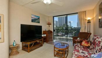 Seaside Suites condo # 605, Honolulu, Hawaii - photo 2 of 18