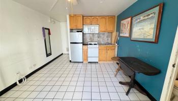 441 Lewers St Honolulu - Rental - photo 2 of 5