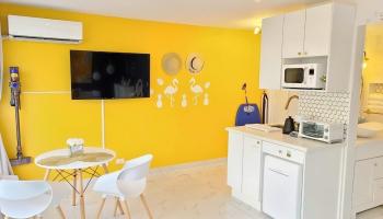 Aloha Surf Hotel condo # 611, Honolulu, Hawaii - photo 4 of 13