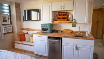 Hawaiian Monarch condo # 1607, Honolulu, Hawaii - photo 2 of 17