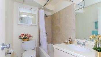 Hawaiian Monarch condo # 1805, Honolulu, Hawaii - photo 5 of 19