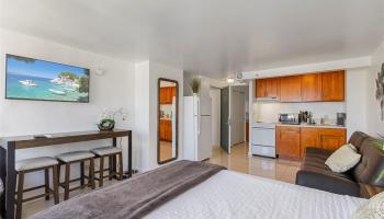 Hawaiian Monarch condo # 3508, Honolulu, Hawaii - photo 1 of 1