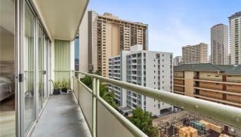 445 Kaiolu St Honolulu - Rental - photo 4 of 21