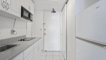 445 Seaside Ave Honolulu - Rental - photo 5 of 18