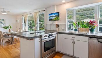 452 Kahinu Street Kuliouou, Diamond Head home - photo 6 of 25