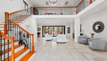 4536  Kolohala Street Kahala Area, Diamond Head home - photo 2 of 25