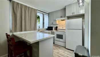 455 Lewers Street Honolulu - Rental - photo 3 of 16