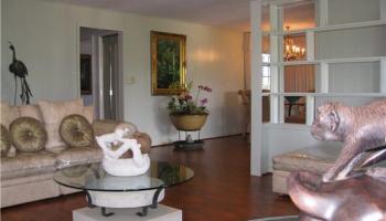 4676 Likini St Salt Lake, Honolulu home - photo 5 of 22