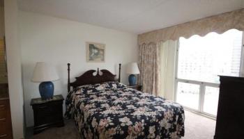 469 Ena Road Honolulu - Rental - photo 4 of 14 469 Ena Road Honolulu - Rental - photo 4 of 14