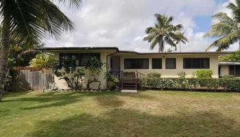 469 N Kalaheo Ave Kalama Tract, Kailua home - photo 2 of 10 469 N Kalaheo Ave Kalama Tract, Kailua home - photo 2 of 10