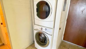 Atkinson Plaza condo # 1410, Honolulu, Hawaii - photo 4 of 8