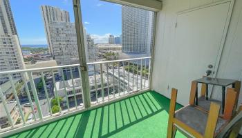 Atkinson Plaza condo # 1410, Honolulu, Hawaii - photo 6 of 8