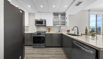 Esplanade condo # 17A, Honolulu, Hawaii - photo 3 of 25