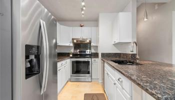 Crosspointe B-1 condo # 14D, Honolulu, Hawaii - photo 3 of 11