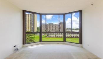 Country Club Plaza condo # 718, Honolulu, Hawaii - photo 3 of 25