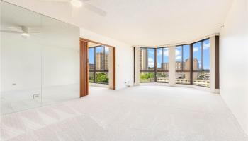 Country Club Plaza condo # 814, Honolulu, Hawaii - photo 4 of 25