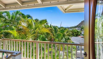 509  Lawelawe Street Aina Haina Area, Diamond Head home - photo 2 of 24