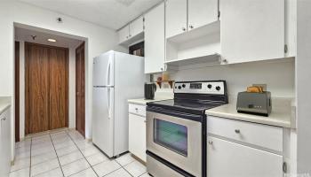 Country Club Plaza condo # 405, Honolulu, Hawaii - photo 5 of 25