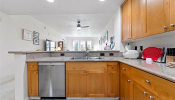 Colony at the Peninsula condo # 7216, Honolulu, Hawaii - photo 5 of 25