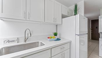 Fairway Gardens condo # 1201, Honolulu, Hawaii - photo 6 of 17