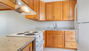 Fairway Gardens condo # 1208, Honolulu, Hawaii - photo 5 of 16