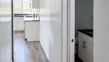 Fairway Gardens condo # 901, Honolulu, Hawaii - photo 5 of 17