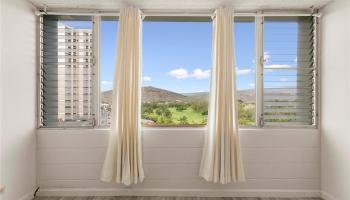 Fairway Gardens condo # 907, Honolulu, Hawaii - photo 4 of 18