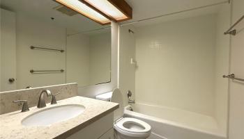 Plaza Landmark condo # 1008, Honolulu, Hawaii - photo 5 of 17