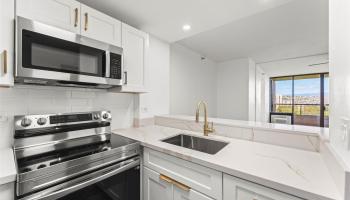 Plaza Landmark condo # 1105, Honolulu, Hawaii - photo 4 of 25