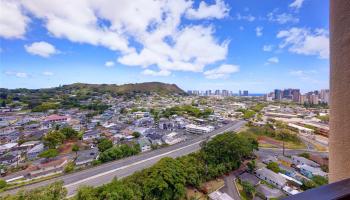 Nuuanu Brookside condo # 2206, Honolulu, Hawaii - photo 1 of 17