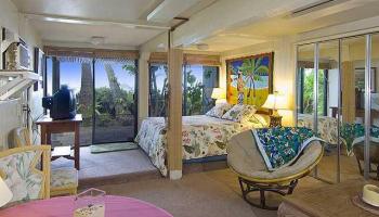 5511 Kalanianaole Hwy Niu Beach, Diamond Head home - photo 4 of 10 5511 Kalanianaole Hwy Niu Beach, Diamond Head home - photo 4 of 10