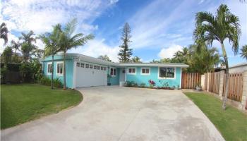 552 Wanaao Rd Enchanted Lake, Kailua home - photo 1 of 8 552 Wanaao Rd Enchanted Lake, Kailua home - photo 1 of 8